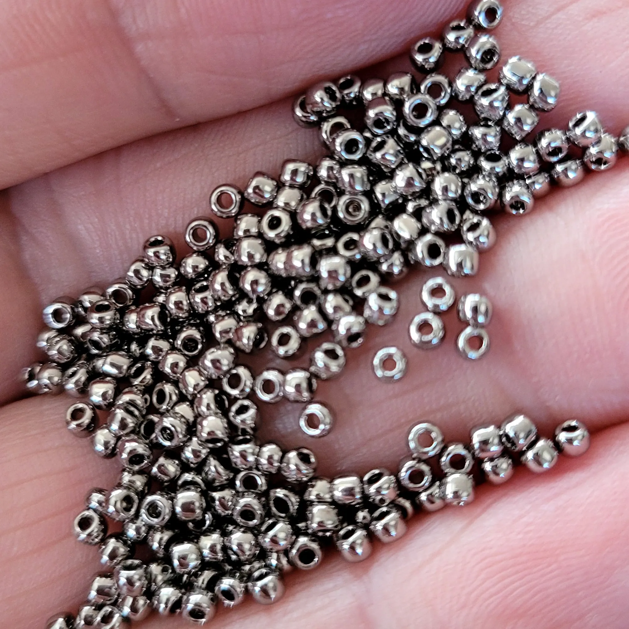 11/0 TR-711 Nickel Silver 10g Round Toho Seed Beads | Beading Supply