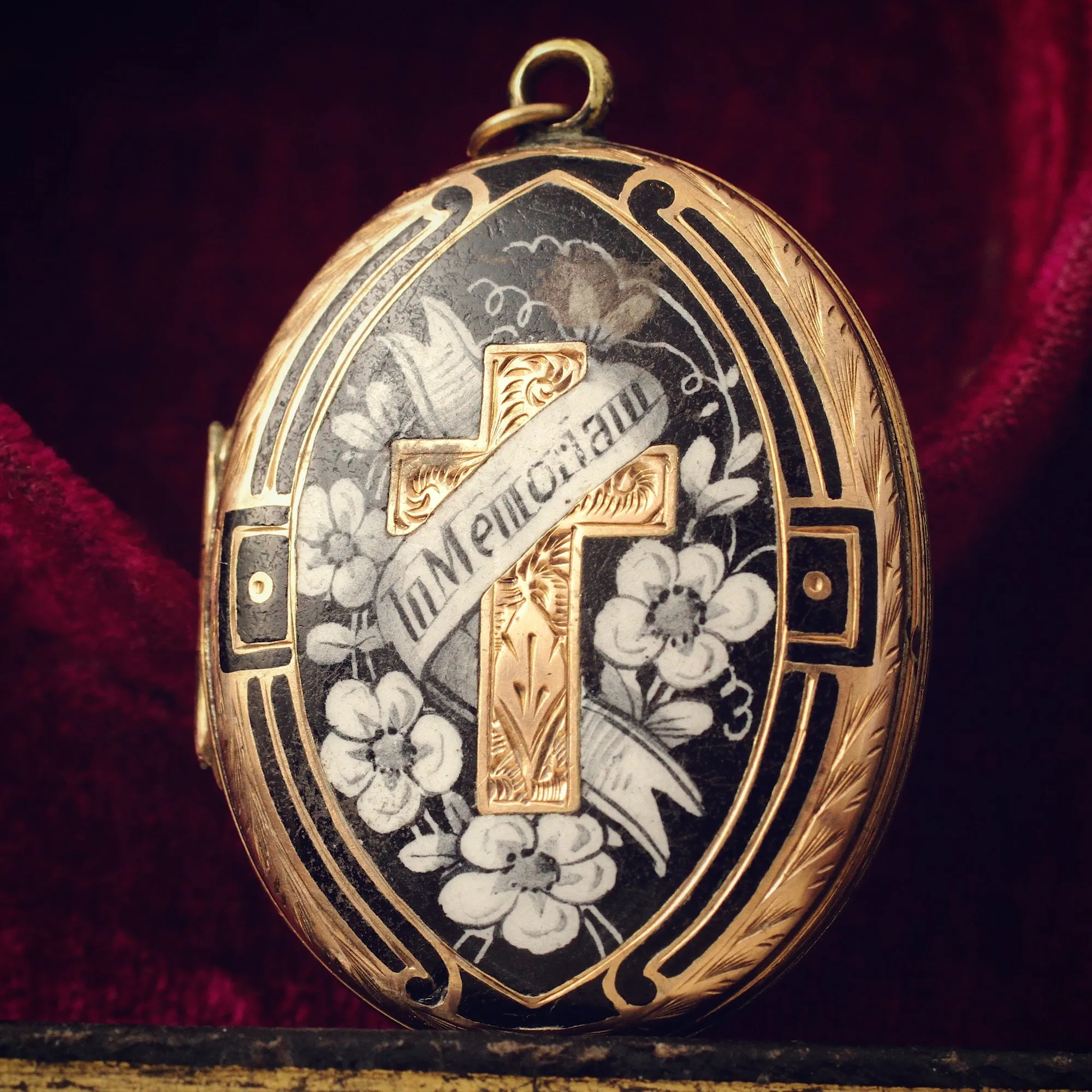 Antique Victorian Enamelled 'In Memoriam' Locket