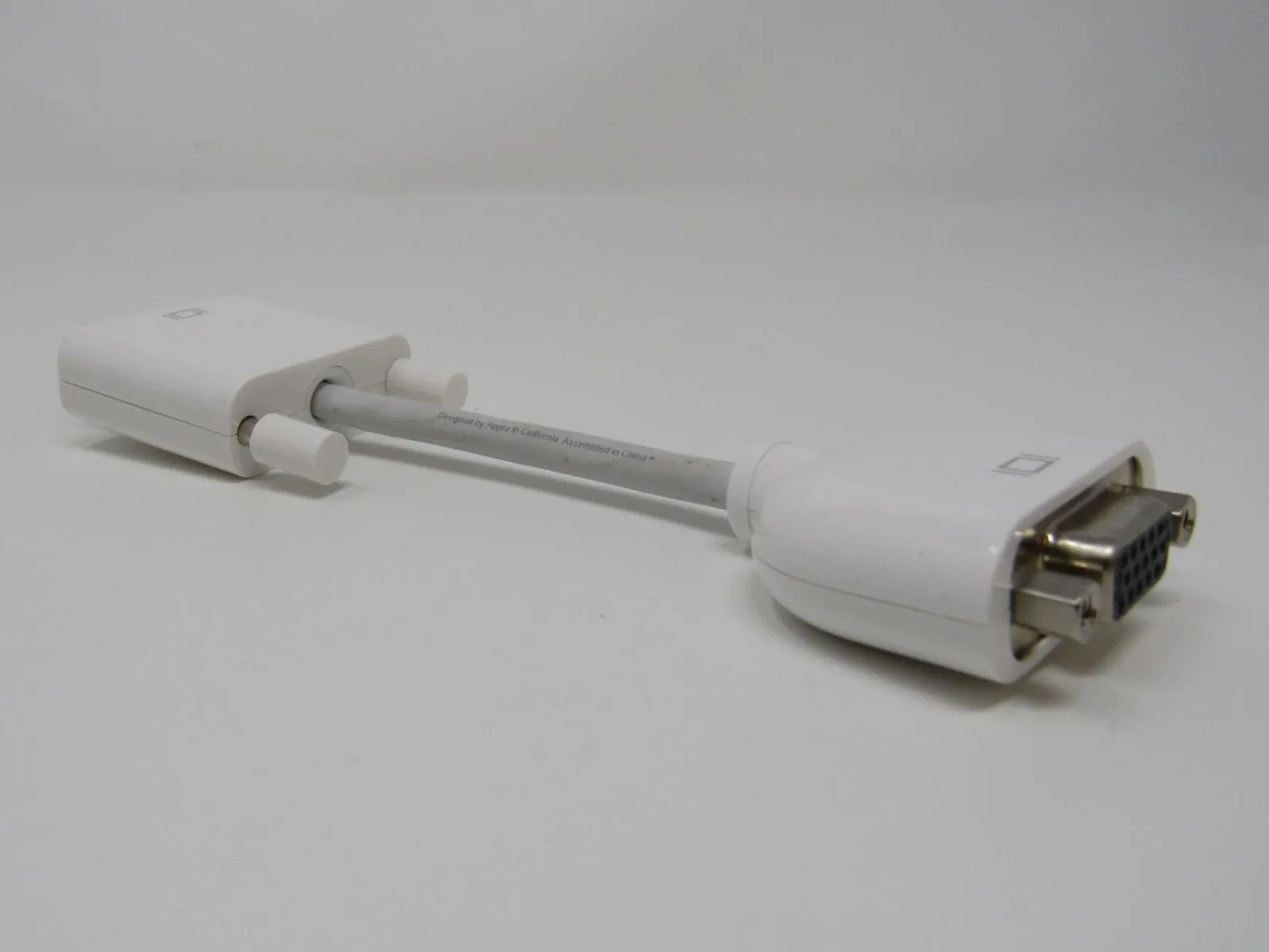 Apple Data Monitor Cable DVI to VGA Adapter 18 Prong Male End 5 Inches M8754G/A -- Used