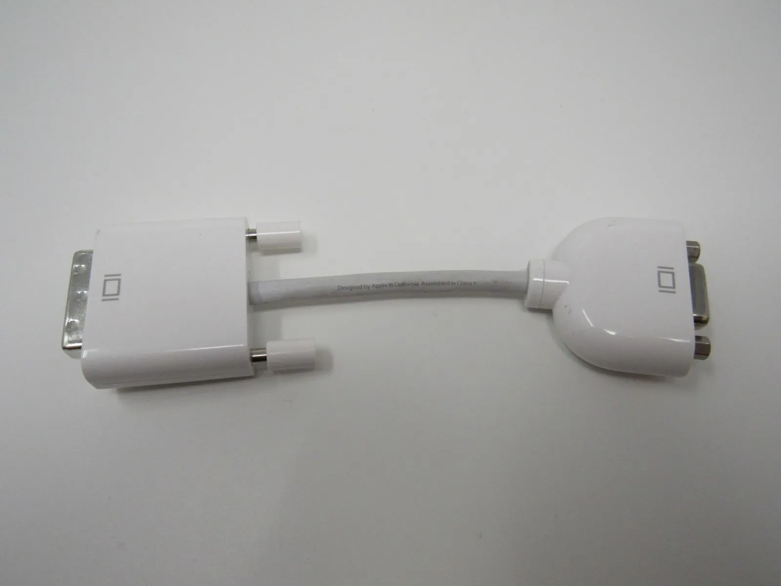 Apple Data Monitor Cable DVI to VGA Adapter 18 Prong Male End 5 Inches M8754G/A -- Used