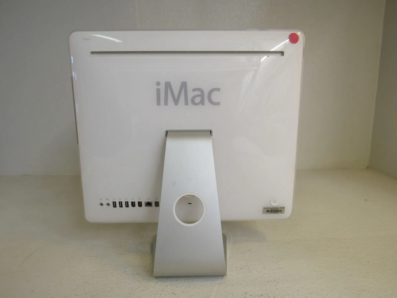 Apple iMac 17 in All In One Computer Bare Unit K White/Gray 1GB RAM A1195 -- Used