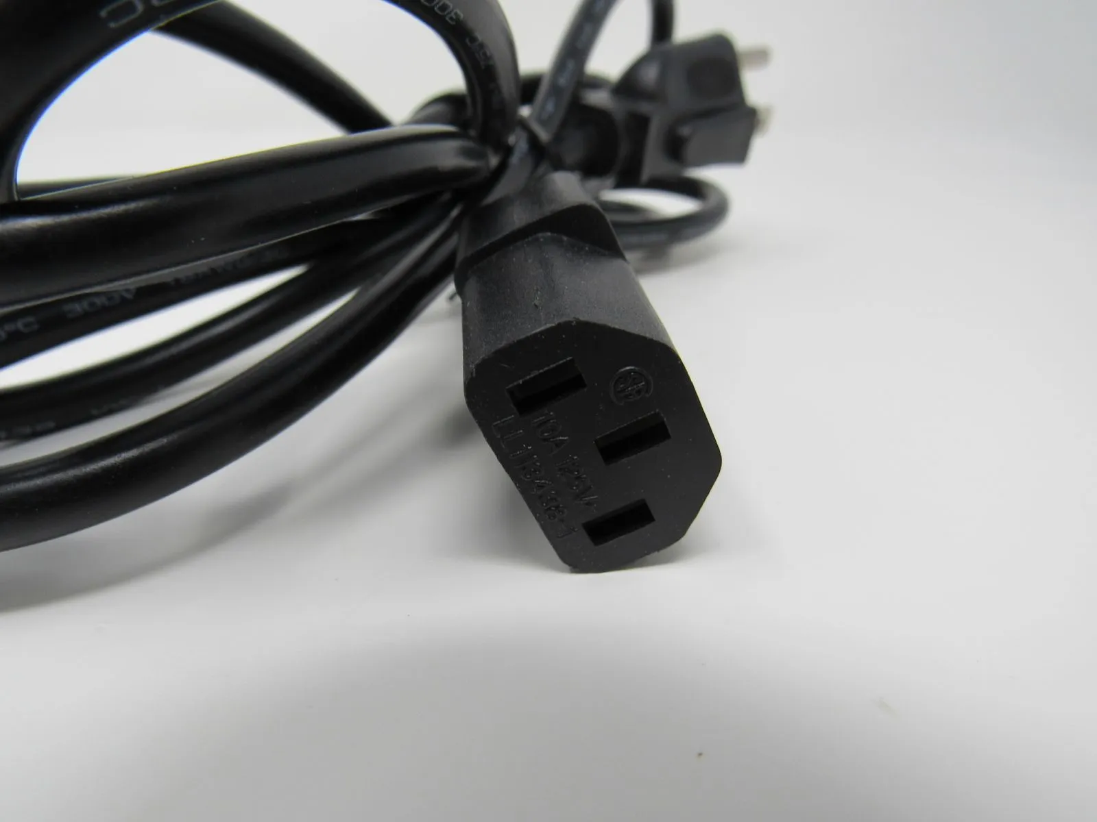 Biz-Xia Men Power Cord 5.5 ft NEMA 5-15P IEC C13 8C-313 -- New