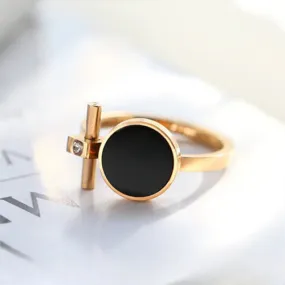 Black Round Crystal Ring Rose Gold