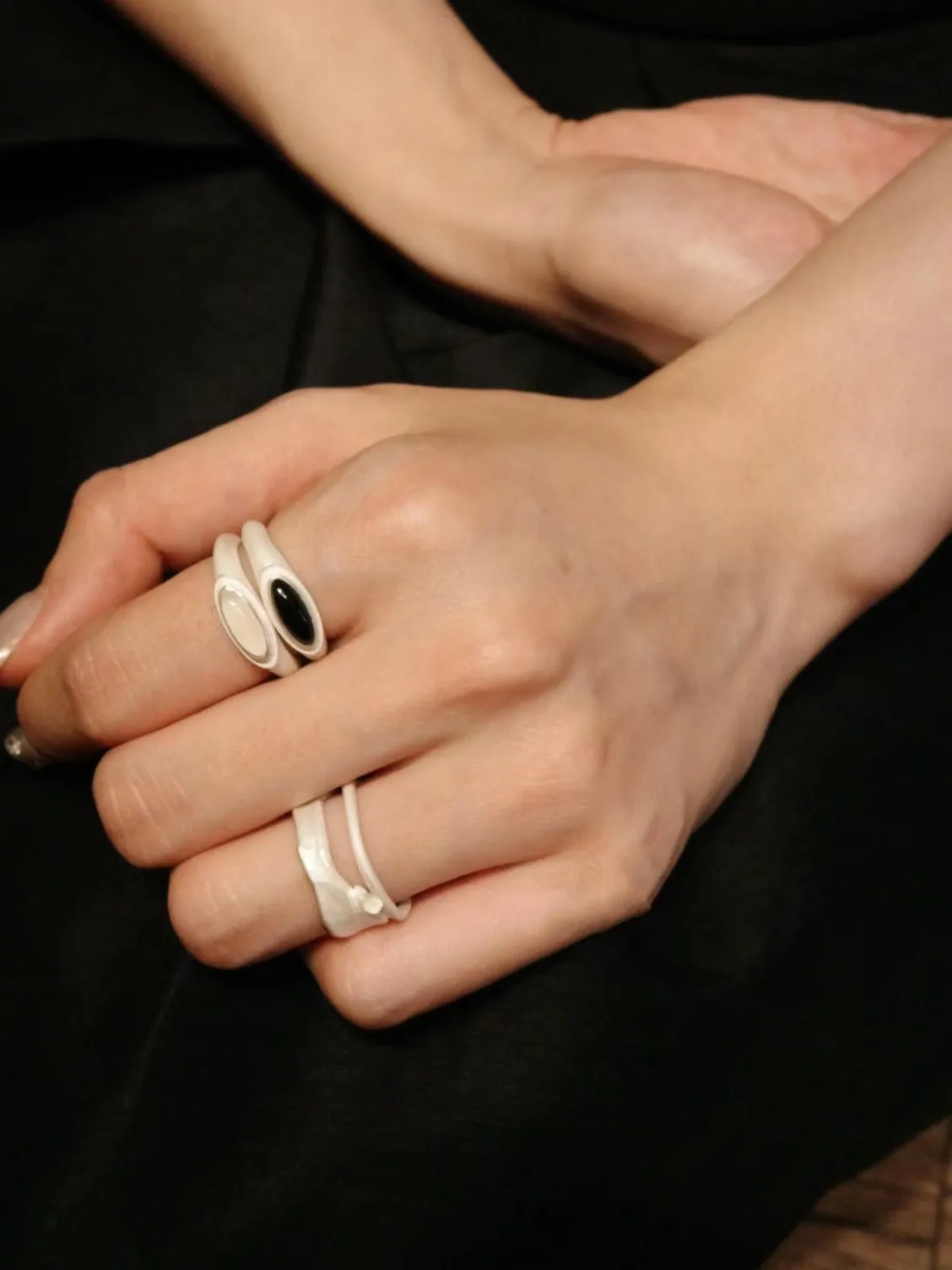 Pure Silver Satellite Ring-White Chalcedony/Black Onyx